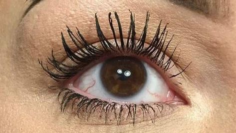 The Internet Is Going Wild for Benefits's New Mascara Because of These Before-and-After Photos Clumpy Mascara, Bang Mascara, Hormonal Acne Remedies, Diy Mascara, Korean Beauty Tips, Disposable Mascara Wands, Short Lashes, Mascara Review, Mascara Tips