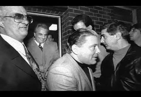 Mafia History: Footage of the Ravenite, John Gotti, and 1980s Gambinos | About The Mafia Paul Castellano, Sammy The Bull, John Gotti, Real Gangster, Mafia Gangster, Mafia Families, Wise Guys, Al Capone, Goodfellas