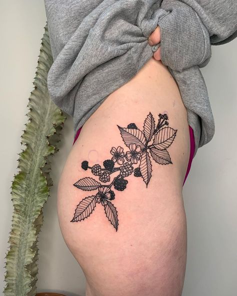 Jordyn Hilton on Instagram: “Blackberry branch for my friend 🖤 . . . . #blackberrytattoo #floraltattoo #botanicaltattoo #pdxtattoo #berrytattoo #blackberries #hiptattoo…” Blackberry Branch, Blackberry Tattoo, Branch Tattoo, Mushroom Tattoos, Botanical Tattoo, Tattoo Cover-up, For My Friend, January 13, Hip Tattoo