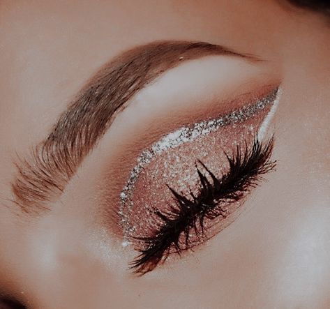 Disco Cowgirl Eye Makeup, Disco Cowgirl Makeup Ideas, Disco Themed Makeup, Beyonce Concert Makeup, Disco Cowgirl Makeup, Space Cowboy Makeup, Rodeo Makeup Ideas, Disco Party Makeup, Space Cowgirl Makeup