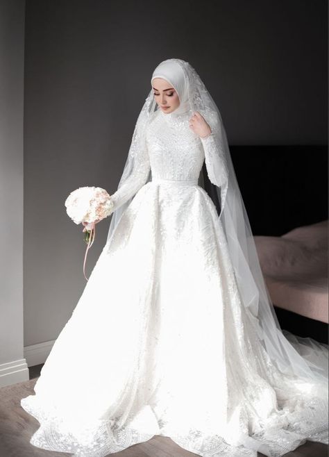 Hijabi Wedding Dress Simple, Hijab Wedding Gown, Dress Wedding Hijab, Hijabi Wedding Dress, Clumsy Girl, Trendy Abaya, Modest Bridal Dresses, Wedding Dress Hijab, Hijabi Wedding