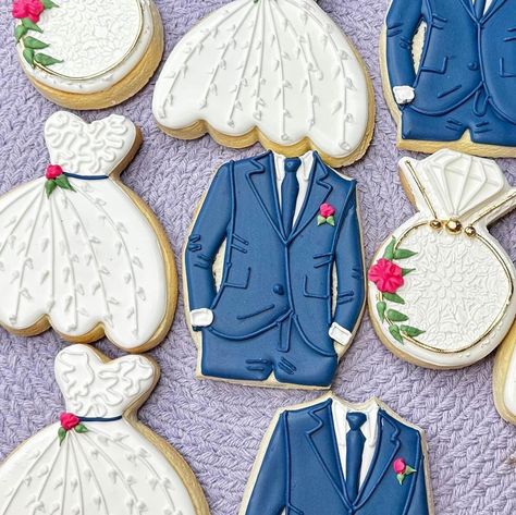 Bridal Shower and Wedding Cookies Wedding Favors Engagement - Etsy Wedding Favor Cookies, Custom Wedding Cookies, Christening Cookies, Wedding Dress Cookies, Biscuit Decoration, Wedding Shower Cookies, Engagement Cookies, Cookie Party Favors, Bridal Cookies