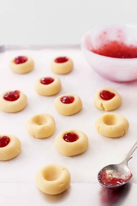 Jam Drops Recipe, Jam Drop Biscuits, Jam Drops, Cake Stall, Tea Snacks, Heirloom Recipes, Morning Tea, Raspberry Jam, Jam Recipes