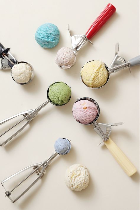 Ice Cream Scoop Aesthetic, Ice Cream Scoops Aesthetic, Summer Ice Cream Photography, Ice Cream Product Photography, Baskin Robins, Ice Cream Videos, Ice Cream Month, Ice Cream Photography, Ice Cream Packaging