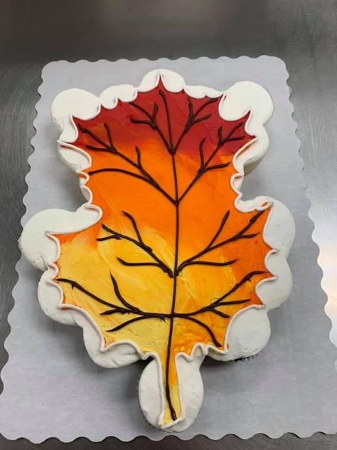 Fall Birthday Cakes, Fall Cupcakes, Thanksgiving Cakes, Shaped Cake, Fall Cakes, Decorated Cakes, Fall Birthday, Fall Leaf, Cupcake Cake