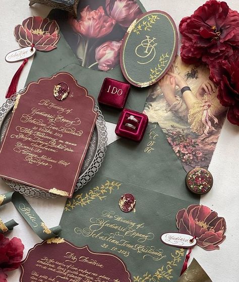 All posts • Instagram Royal Theme Wedding Invitations, Victorian Christmas Wedding, Dark Romantic Wedding Invitations, Wedding Themes Red, Royal Wedding Ideas, Fairy Tail Wedding Theme, Wedding Invitations Fancy, Rose Themed Wedding, Wedding Invite Ideas