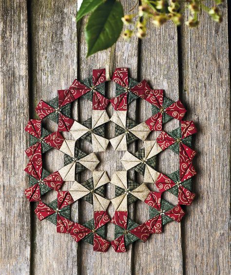 Make a Beautiful Wreath from Folded Fabric - Quilting Digest Folded Fabric Wreath, Christmas Patchwork, Folded Fabric, Fabric Wreath, Elegant Fabric, Ornament Tutorial, Fabric Christmas Ornaments, Free Tutorial, Wreath