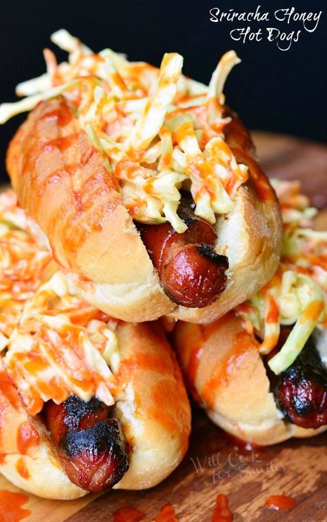 Sriracha Honey Hot Dogs 4 from willcookforsmiles.com #grilling #sriracha Keto Slaw, Mustard Slaw, Keto Coleslaw, Slaw Dog, Hot Dog Sauce, Grilling Hot Dogs, Gourmet Hot Dogs, Hot Dogs Recipes, Burger Dogs