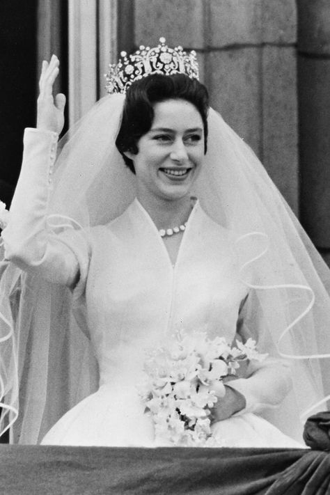 Princess Margaret Young, Princess Anne Wedding, Princess Margaret Wedding, Queen Elizabeth Wedding, Princesa Margaret, Lady Sarah Chatto, Autumn Phillips, Queens Wedding, Princesa Real