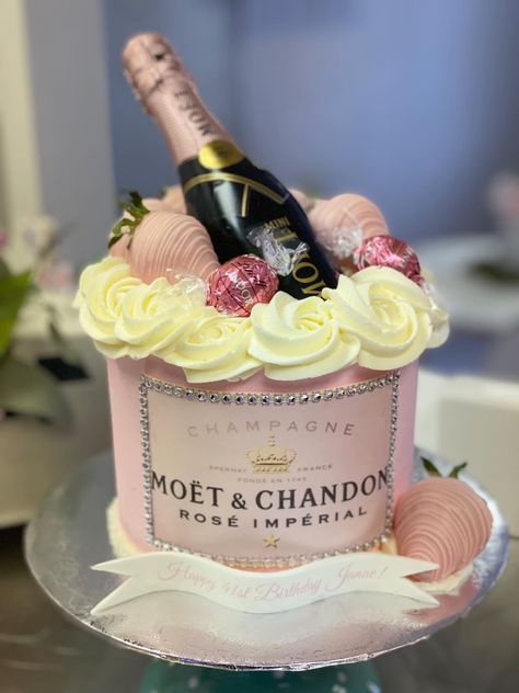 Moet Cake, Champagne Theme Cake, Champagne Bottle Cake Topper, Cake With Mini Liquor Bottles, Champagne Birthday Cake, 21st Birthday Cake Champagne, Champagne Cake Design, Cake With Champagne Bottle On Top, Birthday Cake With Champagne Bottle