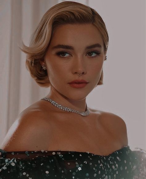 Lady Macbeth, Florence Pugh, Portrait Inspiration, Woman Crush, Divine Feminine, Celebrities Female, Hair Goals, Florence, Venice