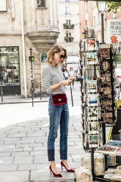 Stile parigino: tre regole per vestire alla francese Velvet Trend, Stile Casual Chic, Style Parisienne, Mode Tips, Paris Chic, Paris Mode, Blazer Outfit, Stil Inspiration, Looks Street Style