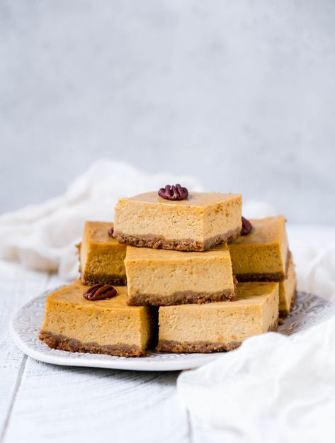 Paleo Ice Cream, Dairy Free Cheesecake, Vegan Frosting, Dairy Free Pumpkin, Pumpkin Cheesecake Bars, Pumpkin Cheesecake Recipes, Raw Vegan Desserts, Dairy Free Dessert, Cheesecake Bars