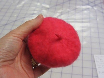 The Expressive Figures Of Janet Bodin: Felted Beret Tutorial How To Make A Beret Out Of Felt, Felt Beret Diy, How To Make A Beret Hat, Beret Tutorial, Diy Beret Hat, How To Make A Beret, Beret Diy, Felted Beret, Beret Hat Pattern