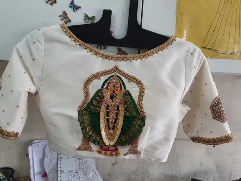 Mahalaxmi Aari Work Design, Hand Painted Blouse Designs, Latest Blouse Neck Designs, Brocade Blouse Designs, Pink Blouse Designs, Sleeveless Blouse Designs, Cotton Saree Blouse Designs, Boat Neck Blouse Design, Saree Painting