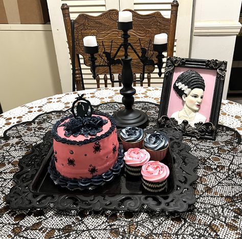 My Frankenstein/Bride of Frankenstein theme Birthday Cake! Frankenstein Birthday Party, Frankenstein Birthday, Frankenstein Party, Frankenstein Bride Of Frankenstein, Spooky Wedding, Frankenstein Bride, Lisa Frankenstein, I Frankenstein, Theme Birthday Cake