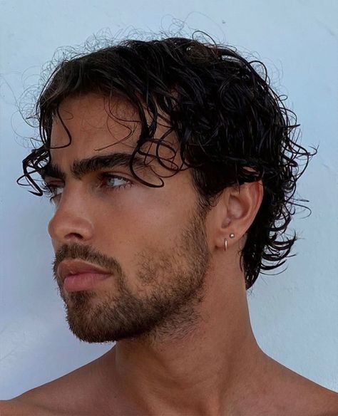 Greek Man Aesthetic, Greek Nose Man, Greek Men Handsome, Sicilian Men, Mediterranean Men, Aesthetic Mediterranean, Ideal Guy, Portuguese Men, Greek Man