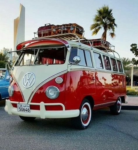 Van Volkswagen, Kombi Motorhome, Volkswagen Vans, Sandakan, Vw Sedan, Retro Auto, Volkswagen Van, Vintage Vw Bus, Vw Combi