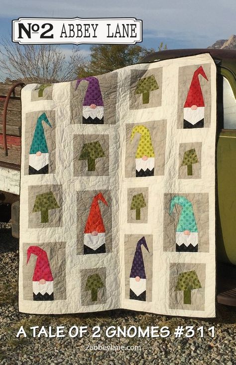 Simple Patchwork Quilt, Gnome Quilt, Block Quilt Ideas, Gnome Sweet Gnome, Quilt Sewing Patterns, Block Quilt, Holiday Quilts, Gnome Patterns, Gnomes Crafts