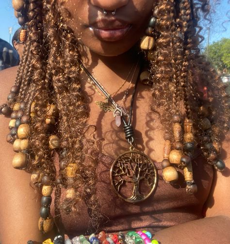 Medium Knotless Braids With Beads, Knotless Braids With Beads, Medium Knotless Braids, Medium Knotless, Hippie Braids, Spiritual Fashion, Earthy Style, Hippie Hair, Earthy Outfits