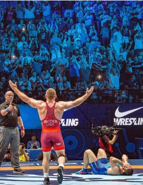 Olympic Wrestling Men, Greco Roman Wrestling, Wrestling Wallpaper, Wrestling Aesthetic, Wrestling Training, Wrestling Workout, Usa Wrestling, College Wrestling, Olympic Wrestling