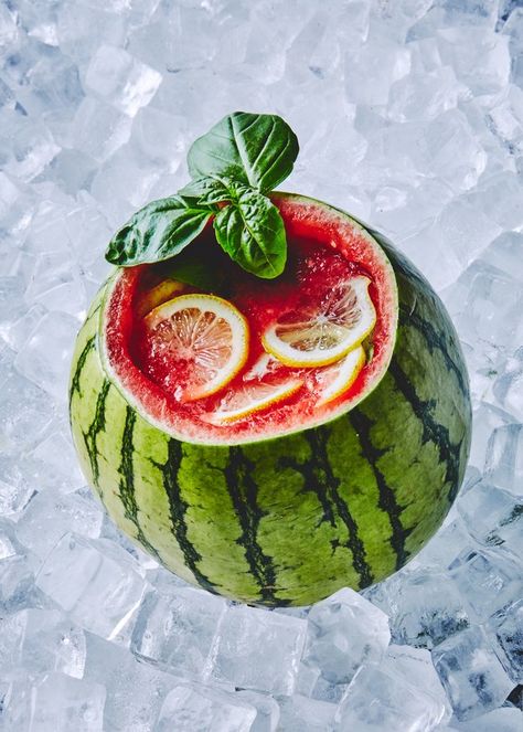 Tequila Watermelon, Tequila Punch, Summer Punch Recipes, Watermelon Tequila, Watermelon Granita, Watermelon Juice Recipe, Watermelon Punch, Alcoholic Punch Recipes, Farm Recipes