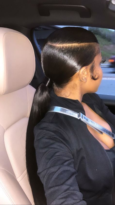 Follow THE queen 👸🏽 @HappyH0ney for more poppin pins ❤️ #hair #weave #ponytail Ponytails Hairstyles, Weave Ponytail Hairstyles, Sleek Ponytail Hairstyles, Weave Ponytail, Black Ponytail Hairstyles, Jayda Wayda, Weave Styles, A Pony, 9th Grade