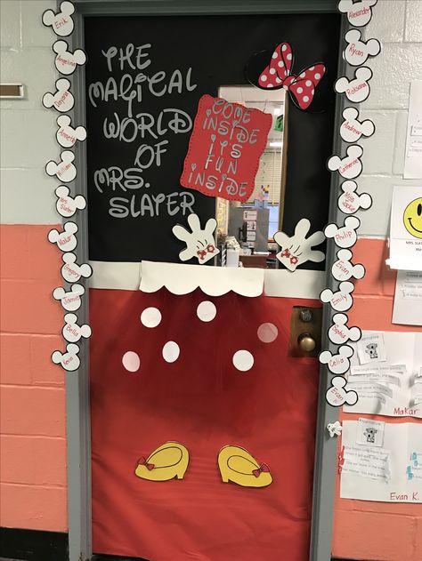 Minnie Mouse Classroom Door Disney Door Decorations Classroom, Disney Door Decorations, Disney Bulletin Boards, Door Classroom, Classroom Door Decorations, Mickey Mouse Classroom, Disney Themed Classroom, Classroom Decor Middle, Classroom Door Signs