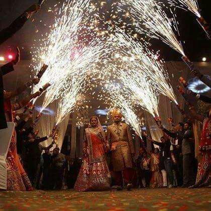 Cold Pyro Entry, Bride And Groom Entry, Pelli Decoration, Bridal Entry Ideas, Sangeet Decorations, Reception Entry, Wedding Flower Garland, Couple Entry, Shaadi Decor