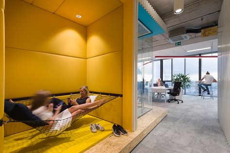 Relax zone Coworking Space Design, Inside Games, Coworking Office, Office Space Design, Student House, Indie Room, Workplace Design, Coworking Space, Office Inspiration