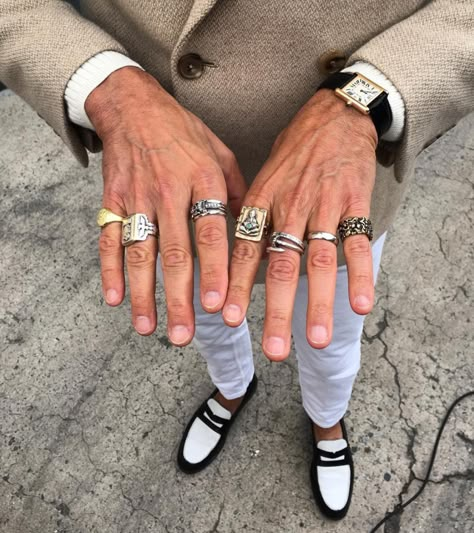 Men Wearing Rings, Jeff Goldblum, Tank Watch, Mens Rings Fashion, Snake Jewelry, Cartier Tank, Mens Jewelry Necklace, Men's Jewelry Rings, Mens Accessories Jewelry