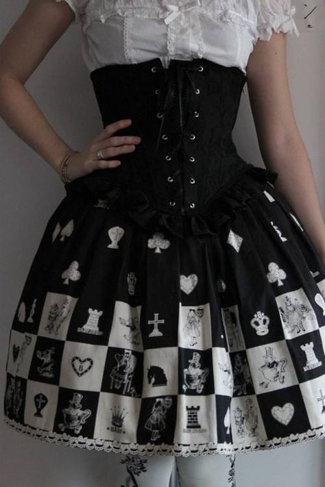 alice in wonderland dress Kitty Cheshire, Steampunk Alice In Wonderland, Alice In Wonderland Outfit, Alice In Wonderland Dress, Mode Steampunk, Wonderland Dress, Wonderland Costumes, Lady Like, White Head