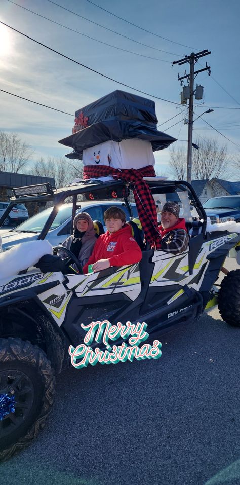 Atv Christmas Parade Ideas, Utv Christmas Parade Ideas, Black Tablecloths, Car Decoration Ideas, Christmas Car Decorations, Parade Ideas, Holiday Car, Pre Lit Garland, Black Tablecloth