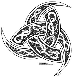 The Triple Horn of Odin, with Celtic dragons inside--this was the basis for a piece on my arm Celtic Wolves Tattoo, Tattoo Theme Ideas, Viking Artwork, Celtic Knot Tattoo, Vikings Tattoo, Symbole Viking, Kunst Tattoos, Knot Tattoo, Wiccan Symbols