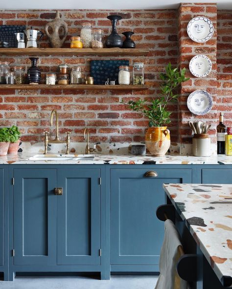 deVOL Kitchens on Instagram: “Exposed brick and polished concrete floors feel anything but cold and too industrial here. Softened up with lots of brass, terracotta, clay…” Red Brick Kitchen, Brick Floor Kitchen, Exposed Brick Kitchen, Brick Wall Kitchen, Slate Kitchen, Polished Concrete Floors, Brick Cottage, Rose Gold Kitchen, Red Brick Wall