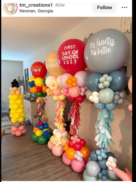 Sky Balloons Decorations, Back To School Balloon Ideas, Back To School Balloon Columns, Unique Balloon Garland, Balloon Columns With Numbers, Back To School Balloon Arch, Back To School Balloons, School Balloons, Balloon Bundle