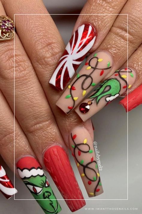 Grinch Nails Designs Victoria Nails, Nails Navidad, Grinch Nails, Christmas Press On Nails, Pretty Fingers, Unghie Sfumate, Fingernail Designs, Nagel Tips, Coffin Press On Nails