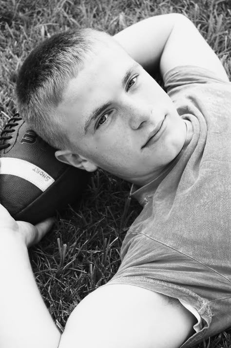 Male Senior Photo Idea #seniorphotos #Boys #football Boys Football Senior Pictures, Boys Senior Picture Ideas Football Pics, Senior Boy Football Poses, Senior Picture Ideas For Guys Football, Senior Photo Ideas For Boys, Football Poses For Pictures, Senior Football Pictures, Senior Picture Ideas For Boys, Senior Football Photography