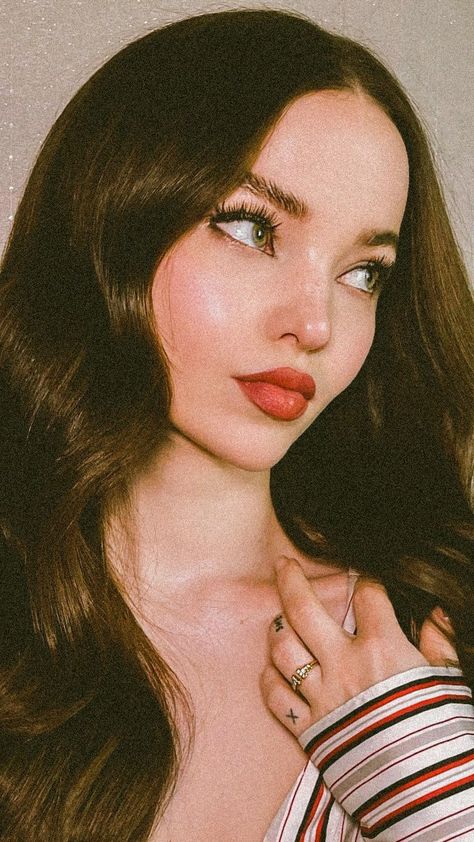 Dove Cameron Tattoo, Dave Cameron, Dove Cameron Style, Make Up Inspo, Sofia Carson, Aesthetic People, Girl Celebrities, Dove Cameron, Glass Skin