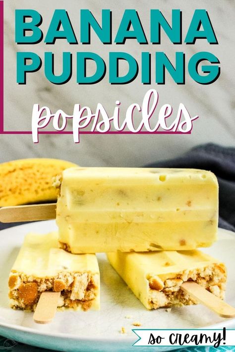 These easy banana pudding popsicles taste exactly like your mama's famous banana pudding but refreshing, frozen, and on a stick. A perfect summer treat made with bananas, crunchy wafer cookies and pudding. Jello Pudding Pops, Banana Creme Pie, Classic Banana Pudding, Pudding Popsicles, Easy Popsicle Recipes, Pudding Pops, Frozen Treats Recipes, Easy Banana Pudding, Easy Puddings