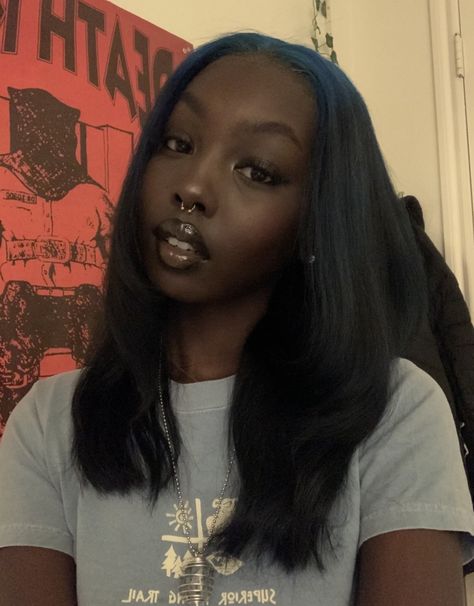 Pretty Dark Skin, Dyed Hair Inspiration, Dark Skin Beauty, Face Card, Dark Skin Women, Hair Dye Colors, Pretty Selfies, Black Girls Hairstyles, Aesthetic Hair