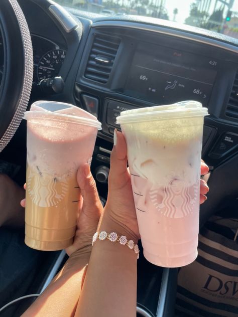 Coffee Orders Starbucks Drinks, Starbucks Aesthetic, Starbucks Orders, How To Order Starbucks, Starbucks Drink, Pink Drink, Starbucks Drinks Recipes, Coffee Obsession, Ice Coffee