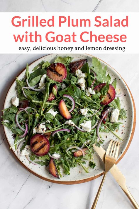 Plum Recipes Healthy, Grilled Plums, Plum Salad, Perfect Salad Recipe, Salad With Goat Cheese, Appetizer Salad, Grilled Salad, Green Salads, Plum Recipes