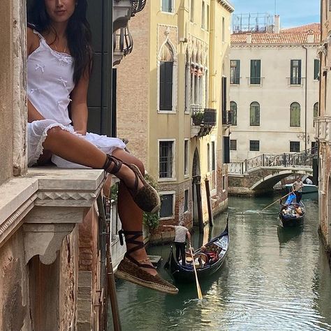 Interrailing Europe Aesthetic, Interrail Aesthetic, Venice Italy Aesthetic, Italy Vibes, Europe Aesthetic, Living In Italy, Italy Summer, Italy Aesthetic, Europe Summer