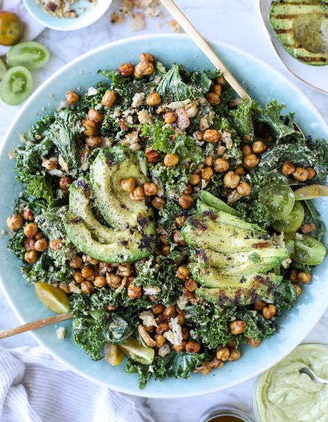 grilled kale avocado salad I howsweeteats.com Chickpea Croutons, Kale Avocado Salad, Grilled Kale, Cashew Dressing, Roasted Chickpea, Creamy Avocado Dressing, Salad Kale, Kale Caesar, Crunchy Chickpeas