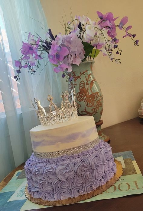 2 tier cake, lavender, rosettes, marble Tangled Sweet 16 Cake, 18th Birthday Cake Lavender, Lavender Bday Cake, Lavender 15 Cake, Lilac Birthday Cake Simple, Quencinera Ideas, Birthday Cake 2 Tier, Lavender Two Tier Cake, Sweet 16 Party Planning