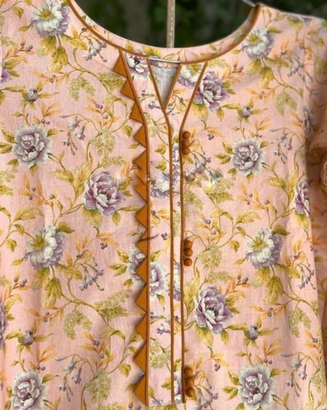 New Latest Neck Design For Suit, Gala Designs For Kameez, Latest Neck Designs For Suits, Lawn Dress Design, Cotton Suit Designs, Suit Neck Designs, Suit Neck, Kurti Sleeves, Neck Patterns