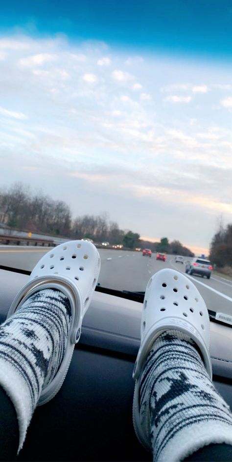 #crocs #aesthetic #basic #white #fashion Crocs With Socks, Long Socks Outfit, Black Nike Socks, White Nike Socks, Crocs Aesthetic, Socks Outfit, Clogs Outfit, Slouch Socks, Grey Socks