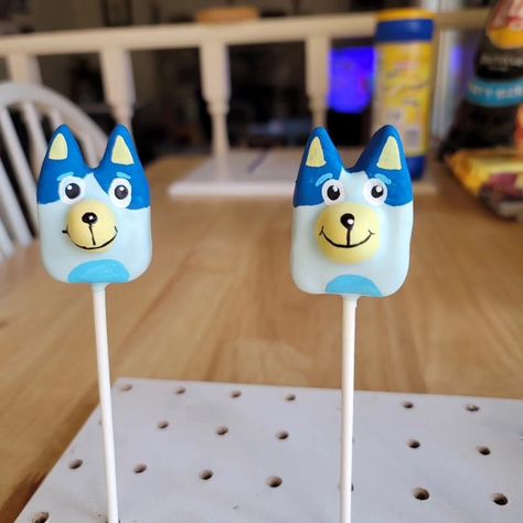 These are super easy and fun to make!! Poppy paints are just the best!! #upcountrycakepops Lemon Marange Pie, Bluey Cake Pops, Cake Pops Designs, Cake Pop Designs, Mini Pies, Sweet Recipes Desserts, Cake Balls, Chocolate Covered Strawberries, Mini Cakes