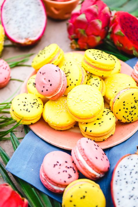 Coconut Macarons, Make Macarons, Easy Peasy Recipes, Delish Desserts, How To Make Macarons, Macaron Recipe, Fruit Puree, Pastry Bag, French Macarons